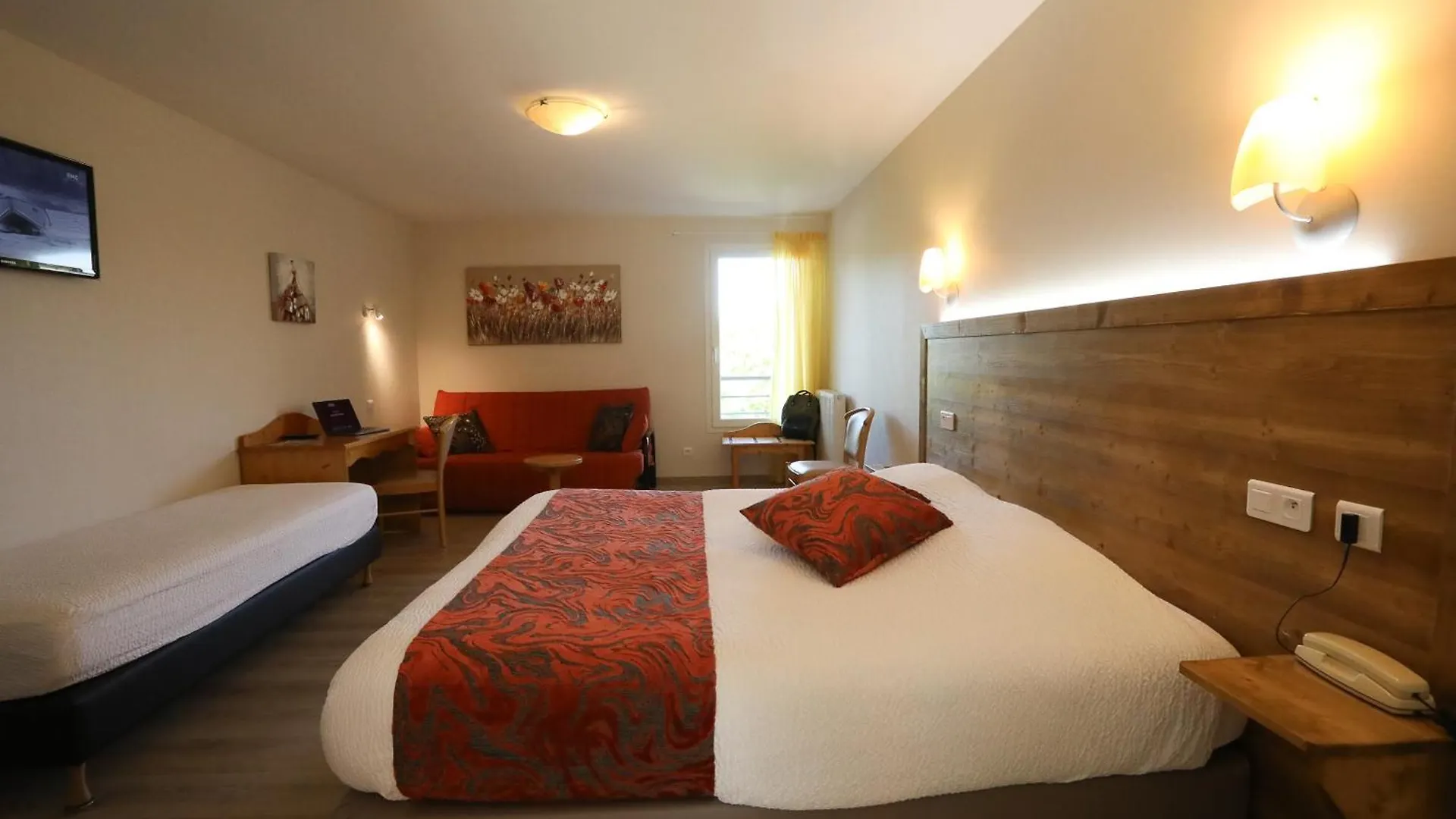 Logis Hotel Spa Restaurant Le Provence Lanarce France