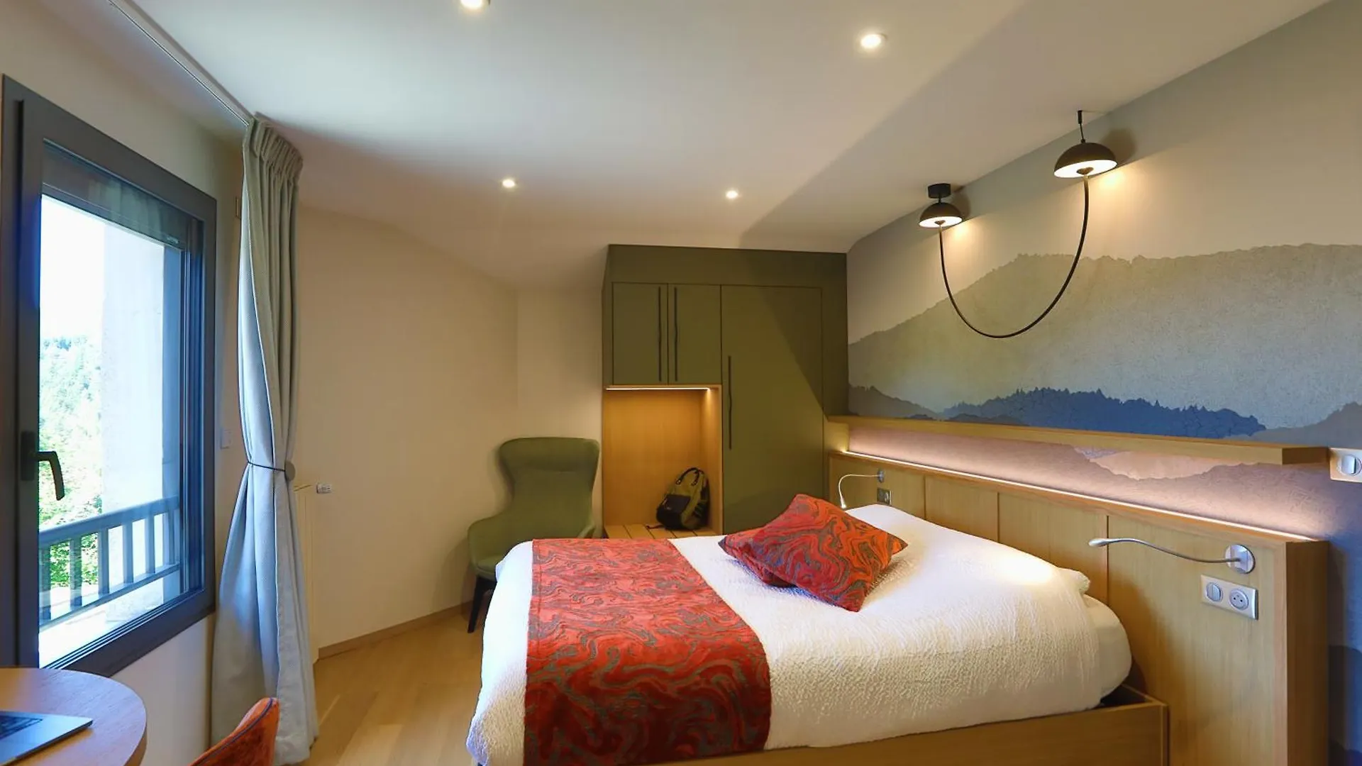 ***  Logis Hotel Spa Restaurant Le Provence Lanarce France