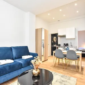 Cmg Sentier - Cadet , Paris France