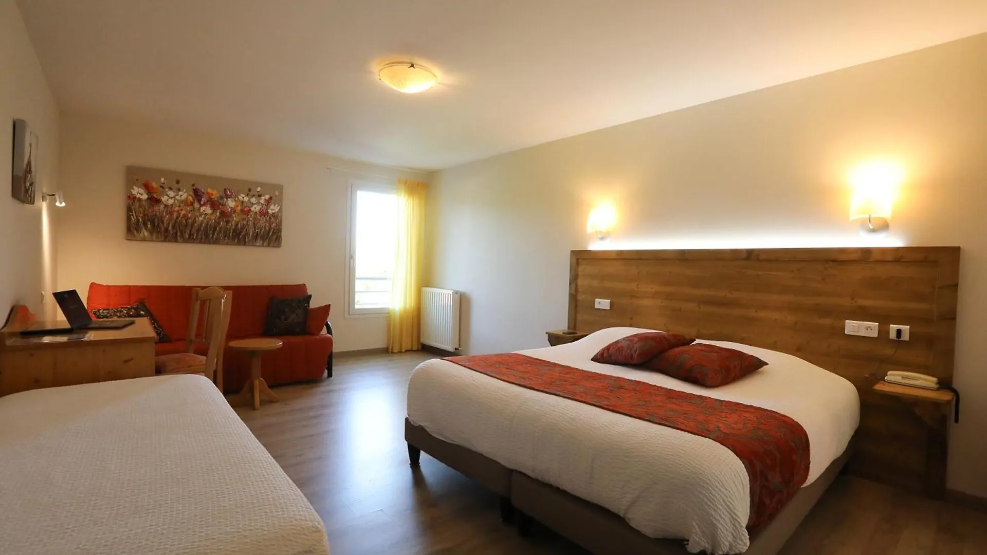 Logis Hotel Spa Restaurant Le Provence Lanarce