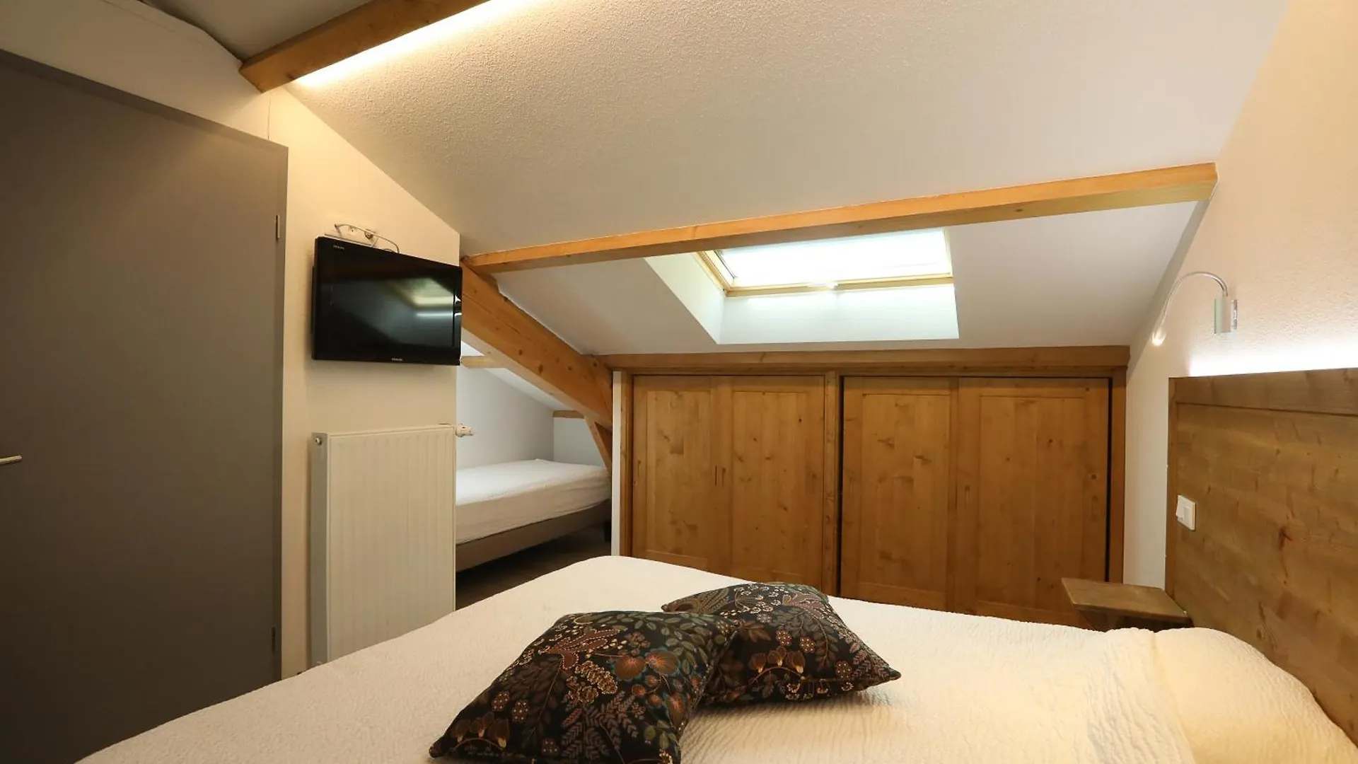 Logis Hotel Spa Restaurant Le Provence Lanarce 3*,  France
