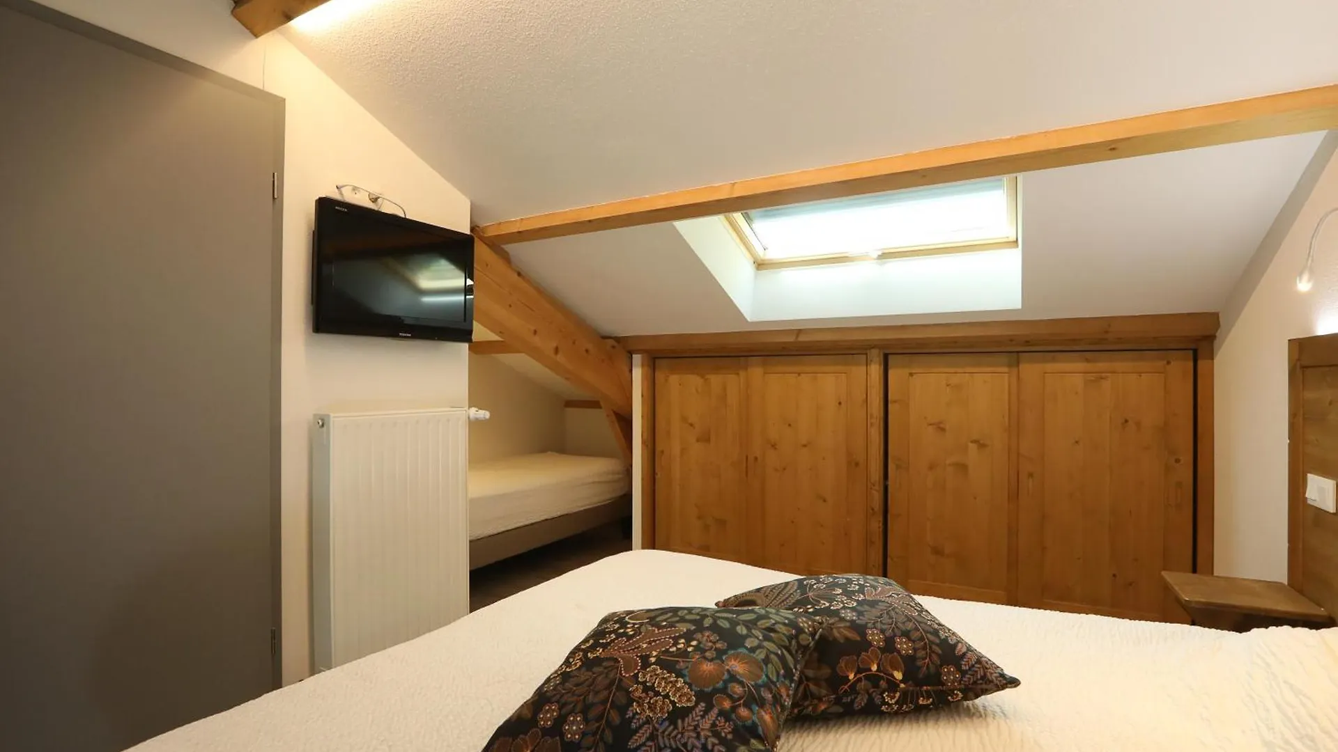 Logis Hotel Spa Restaurant Le Provence Lanarce