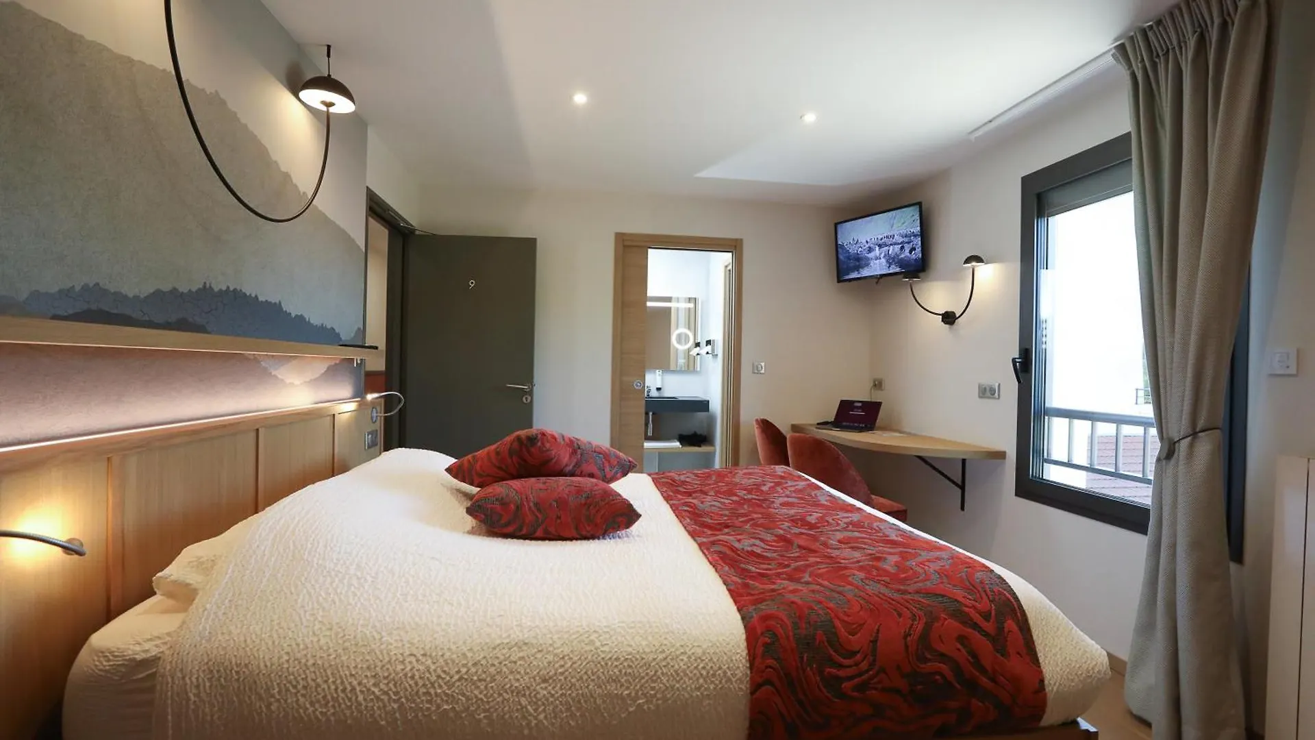 Logis Hotel Spa Restaurant Le Provence Lanarce 3*,