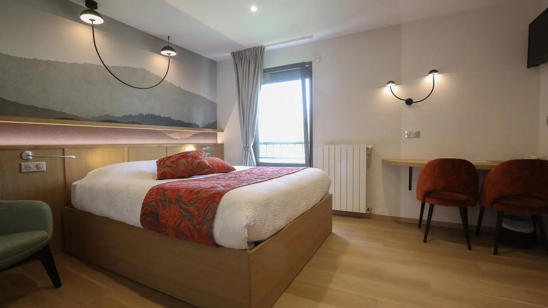 Logis Hotel Spa Restaurant Le Provence Lanarce 3*,