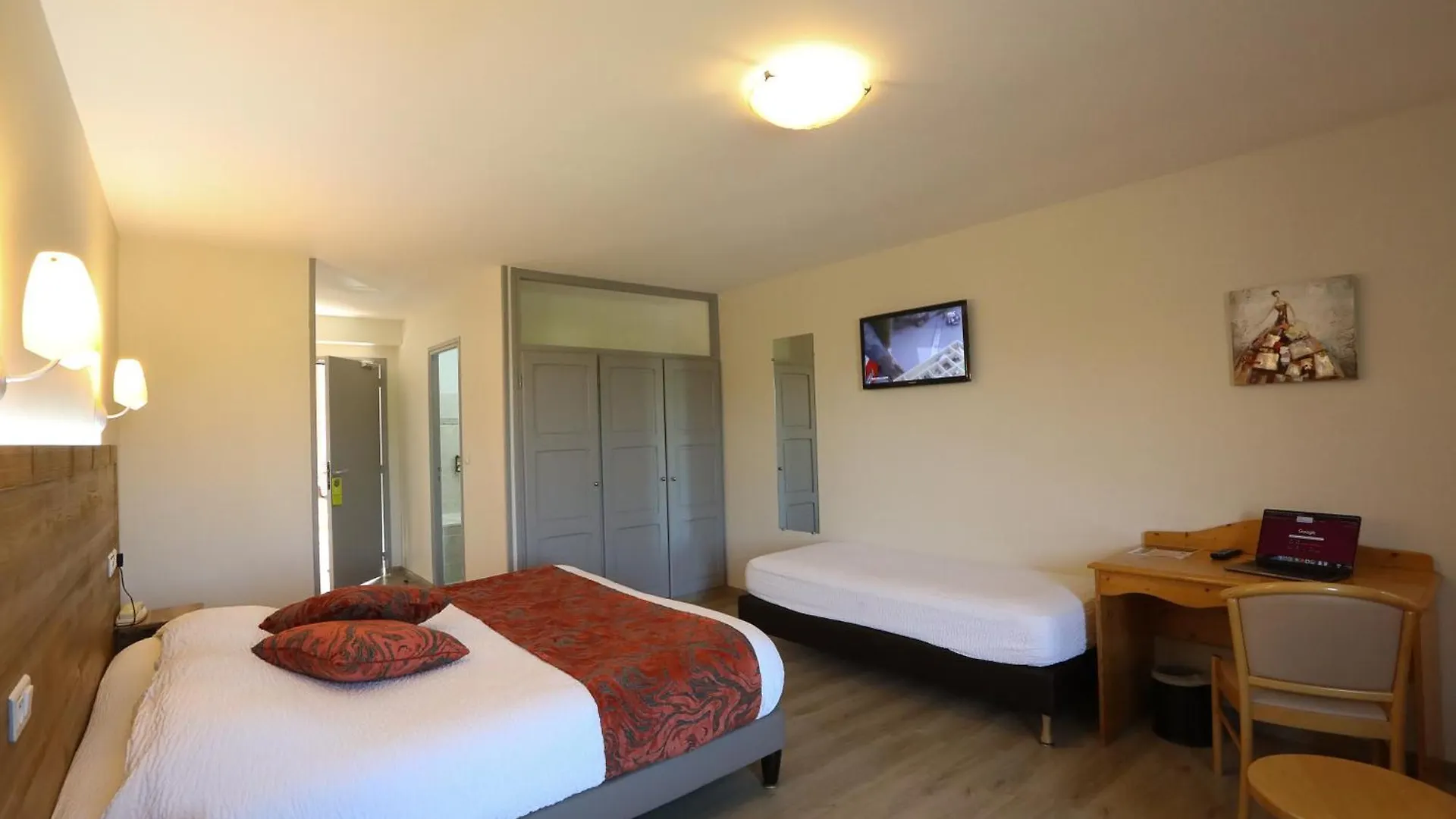 Logis Hotel Spa Restaurant Le Provence Lanarce