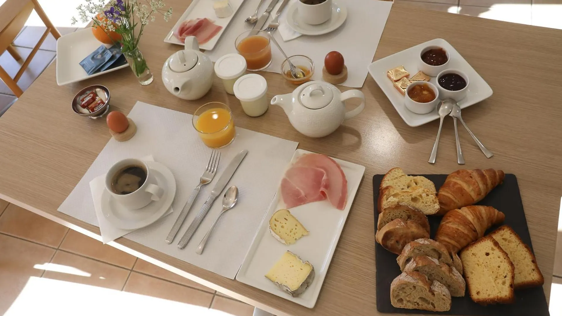Logis Hotel Spa Restaurant Le Provence Lanarce